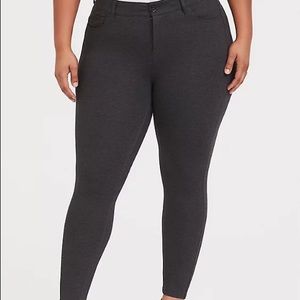 NWT Torrid Skinny Bombshell Gray Pants